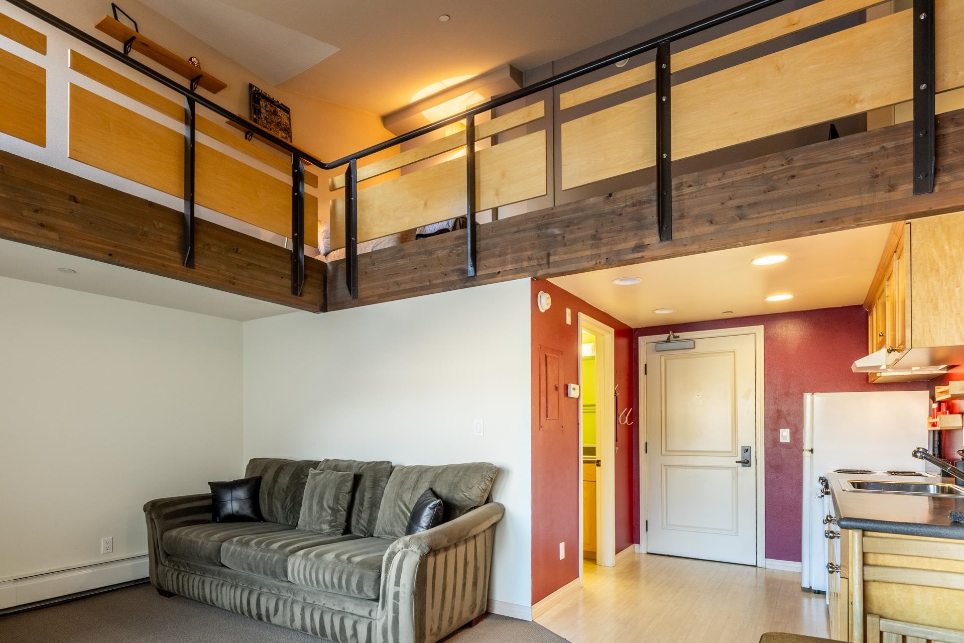 436 Old Mammoth Road, Unit 1 Mammoth Lakes, CA 93546 - Photo 18 of 23 a living room with furniture