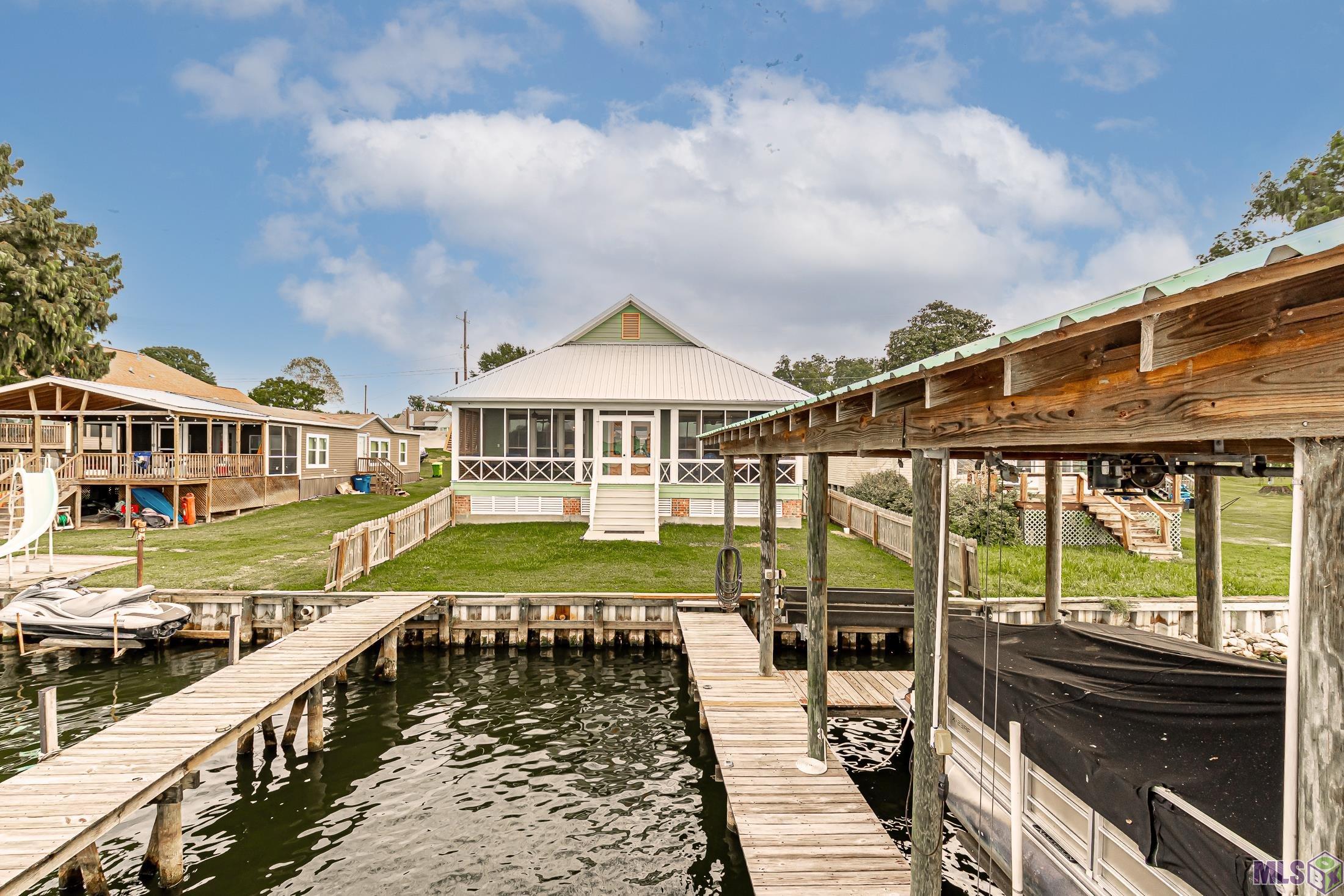 7235 Island Road Jarreau, LA 70749 - Photo 1 of 29