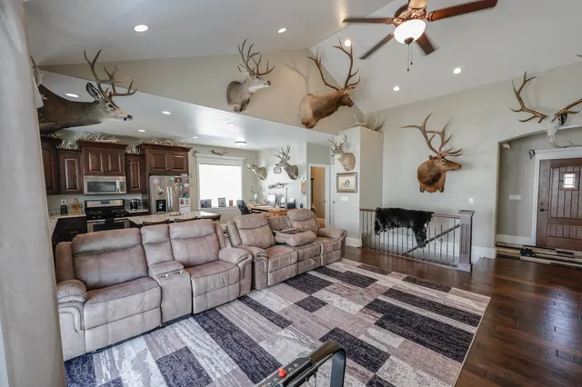 $529,900 | 332 Flagstone Drive, Rock Springs, WY 82901