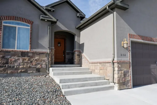 $529,900 | 332 Flagstone Drive, Rock Springs, WY 82901