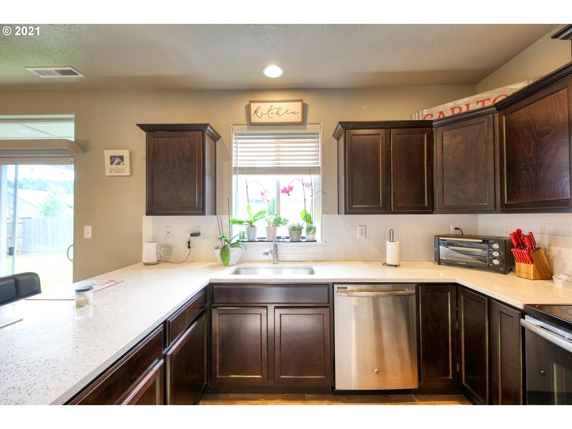 25098 Sun Ridge Way Veneta, OR 97487 - Photo 12 of 32 Gallery Image 12