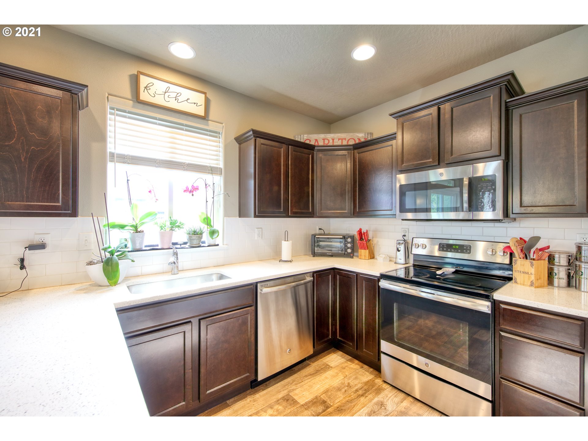25098 Sun Ridge Way Veneta, OR 97487 - Photo 13 of 32 Gallery Image 13