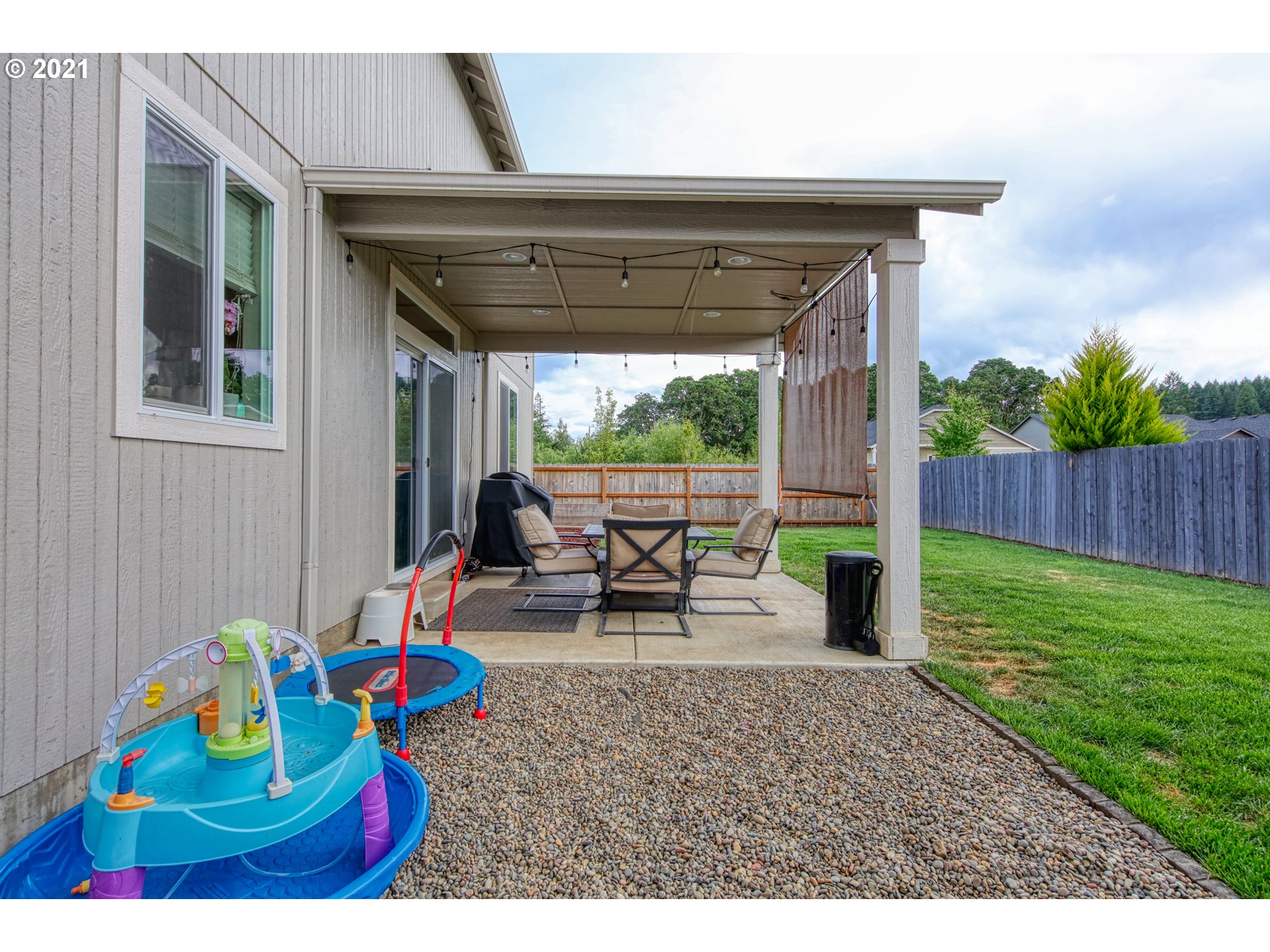 25098 Sun Ridge Way Veneta, OR 97487 - Photo 5 of 32 Gallery Image 5