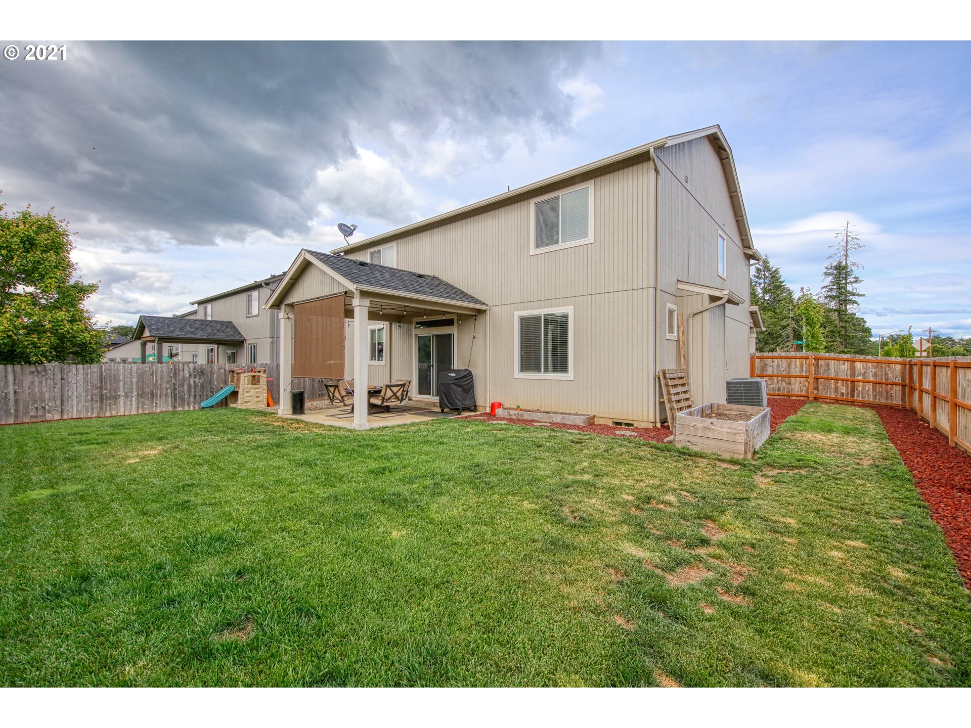 25098 Sun Ridge Way Veneta, OR 97487 - Photo 7 of 32 Gallery Image 7