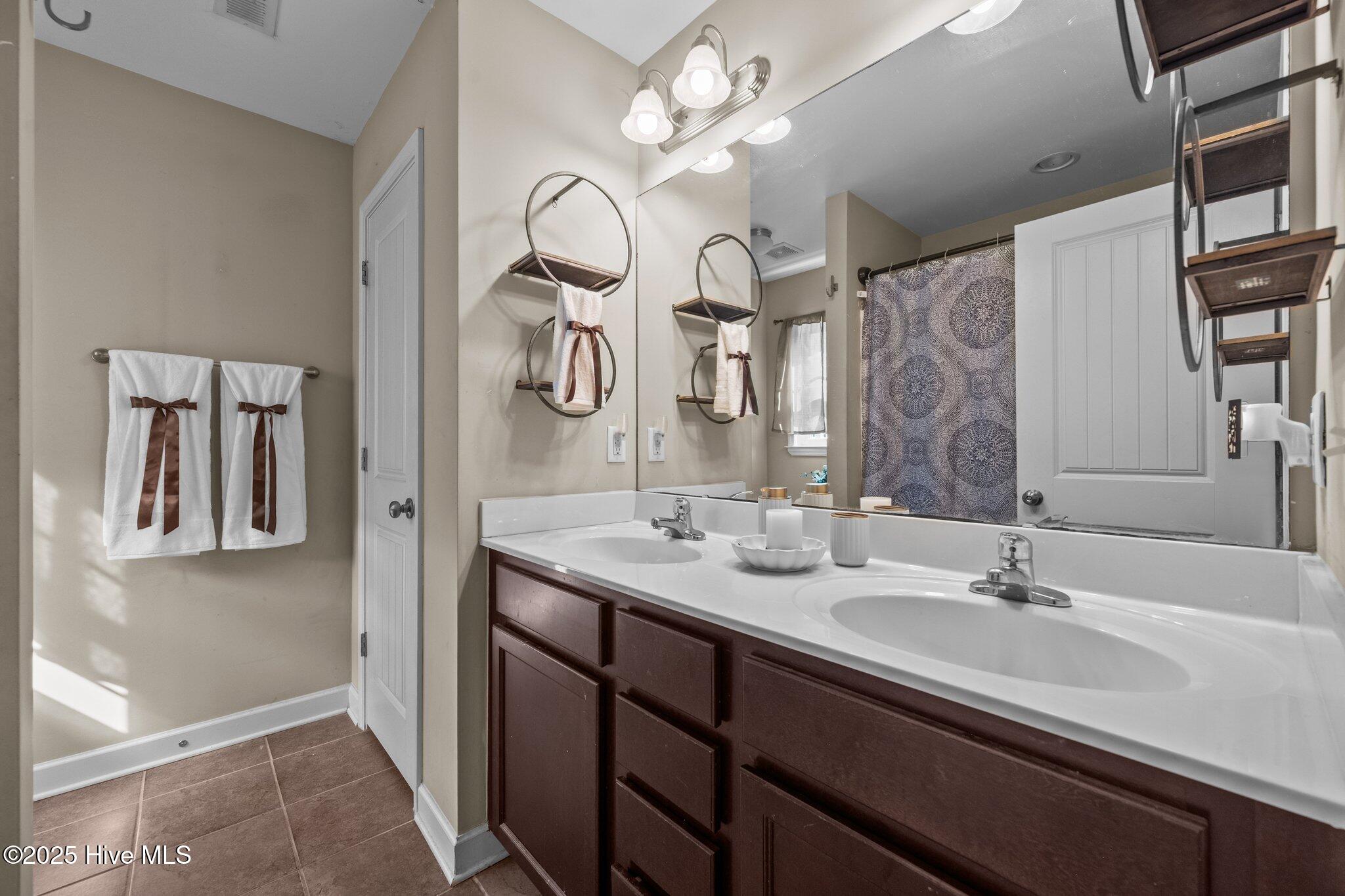 1276 Pickett Road Jacksonville, NC 28540 - Photo 5 of 36 21-web-or-mls-_RAD1226