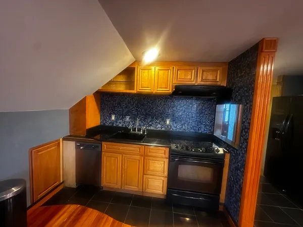 $2,075 | 1034 North Main Street, Unit 2, Randolph, MA 02368