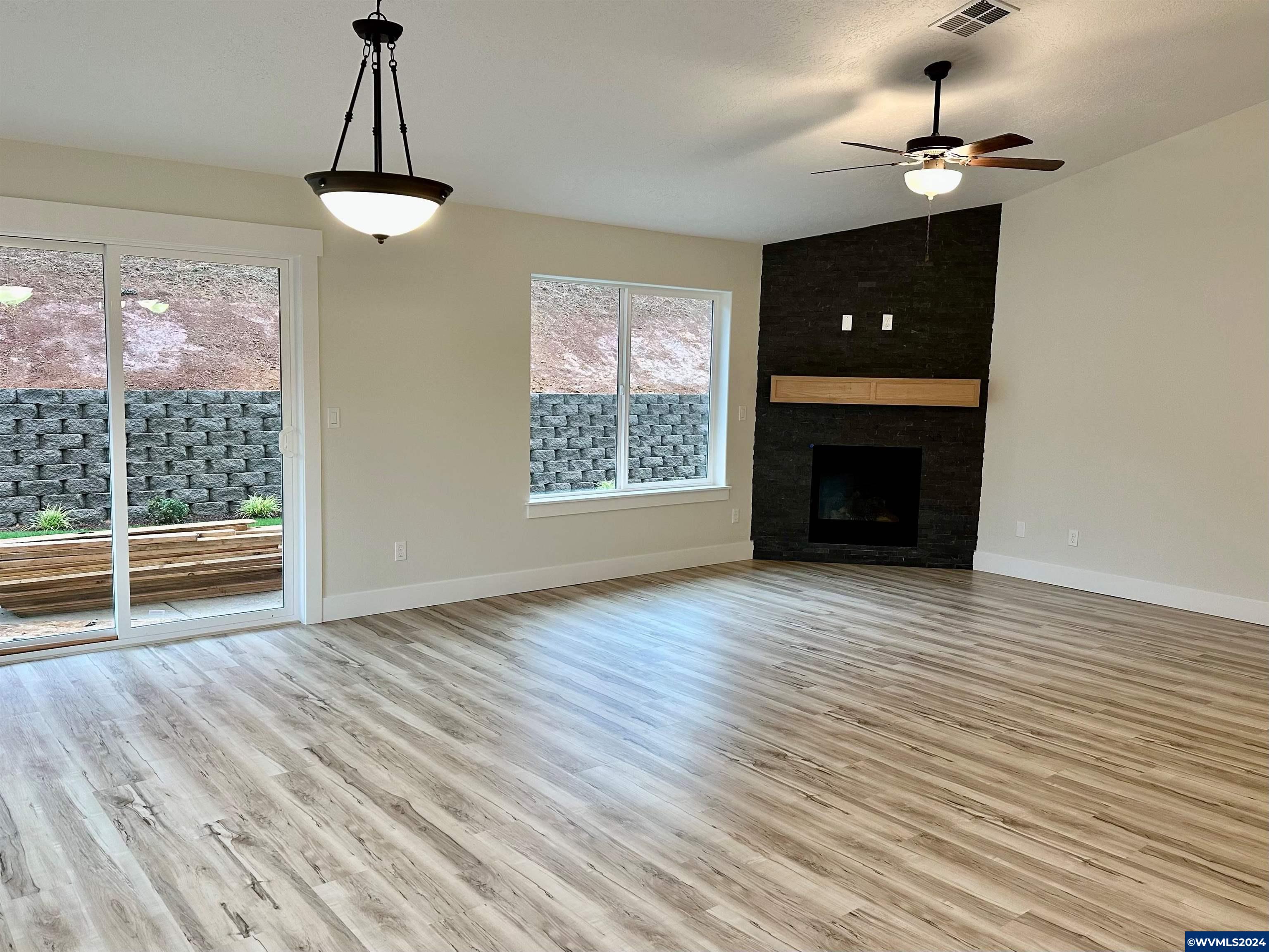 5603 Jeremy Vly Road Southeast Salem, OR 97306 - Photo 5 of 15