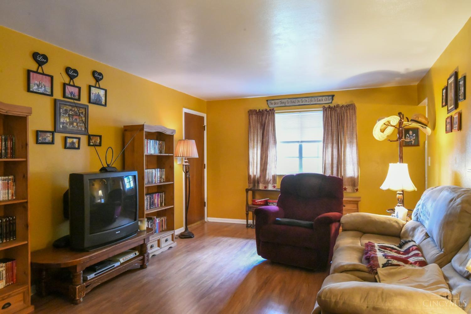 4301 Appleton Place Kettering, OH 45440 - Photo 17 of 38