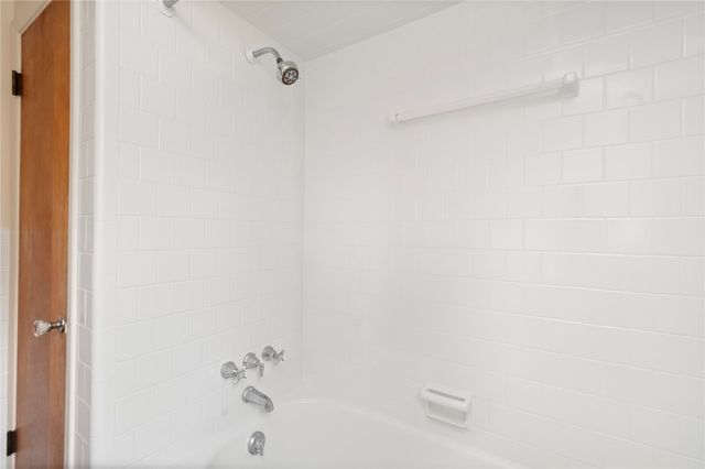 $385,000 | 21 Parsonage Drive, Warwick, RI 02889