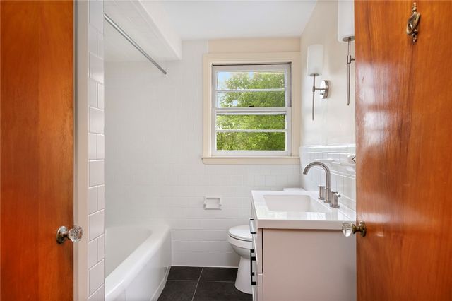 $385,000 | 21 Parsonage Drive, Warwick, RI 02889