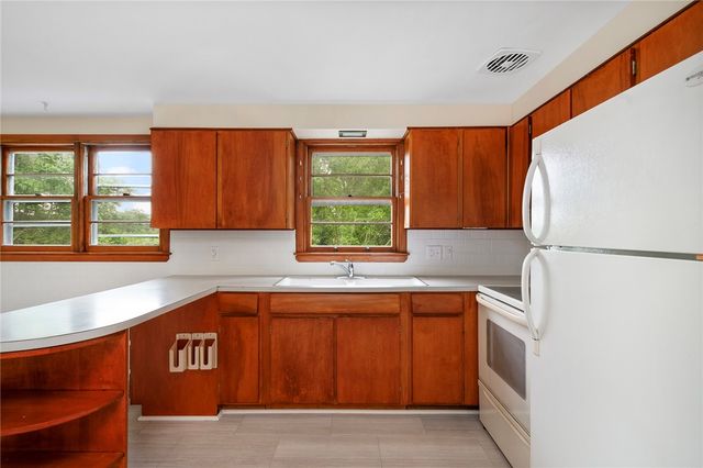 $385,000 | 21 Parsonage Drive, Warwick, RI 02889