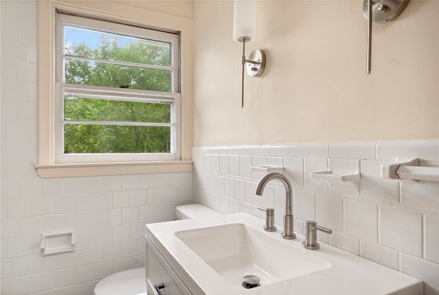 $385,000 | 21 Parsonage Drive, Warwick, RI 02889