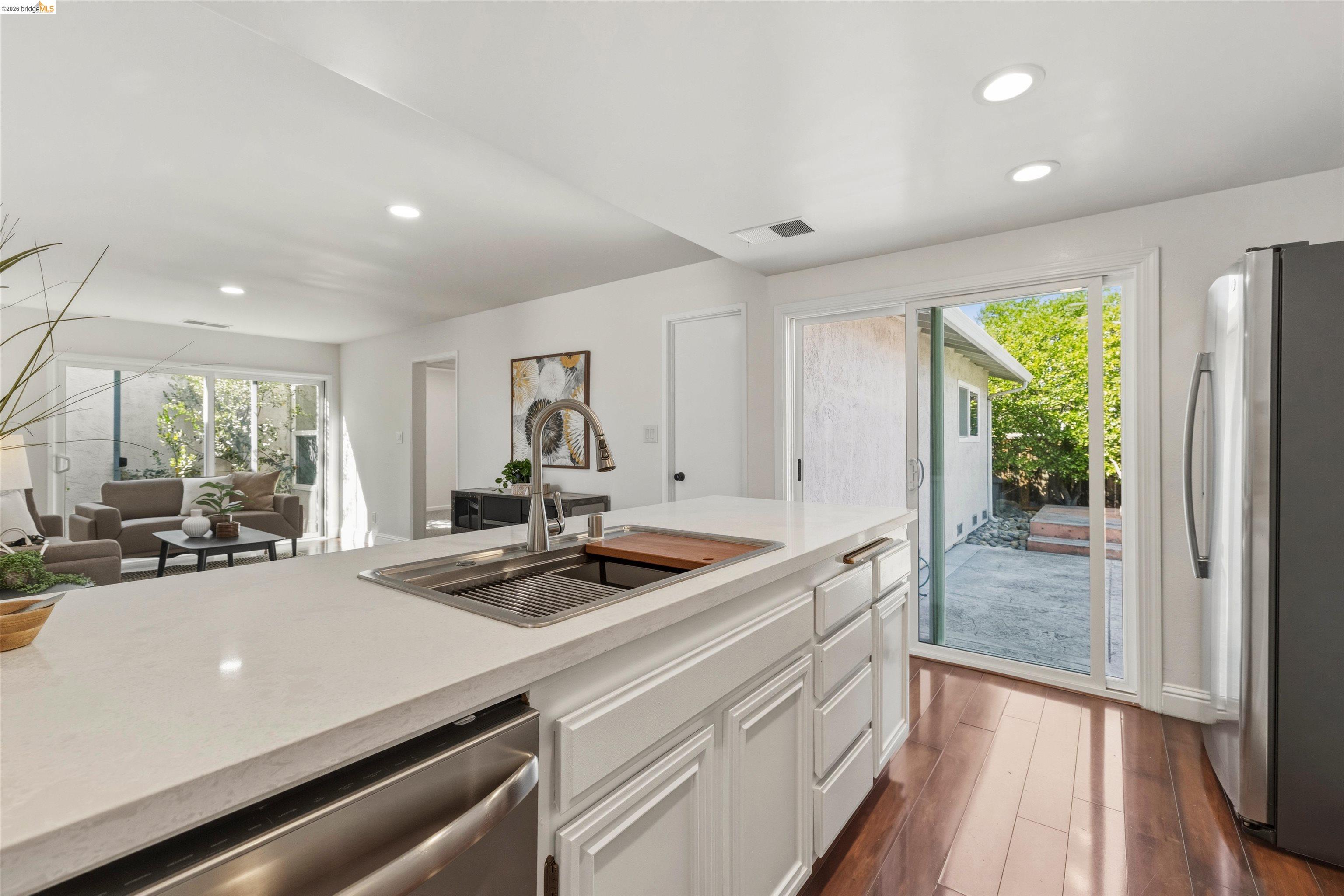 1363 Swallow Tail Road Concord, CA 94521 - Photo 12 of 31 Gallery Image 12
