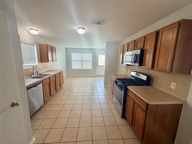 $1,950 | 9011 Aspen Trace Lane, Humble, TX 77338