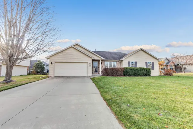 $399,900 | 2937 Yellow Jasmine Way, Green Bay, WI 54313