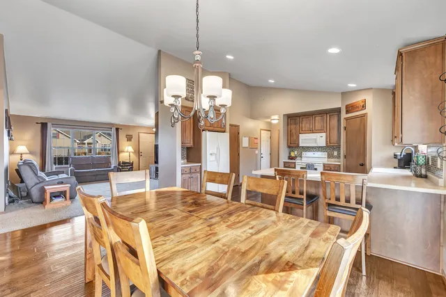 $399,900 | 2937 Yellow Jasmine Way, Green Bay, WI 54313