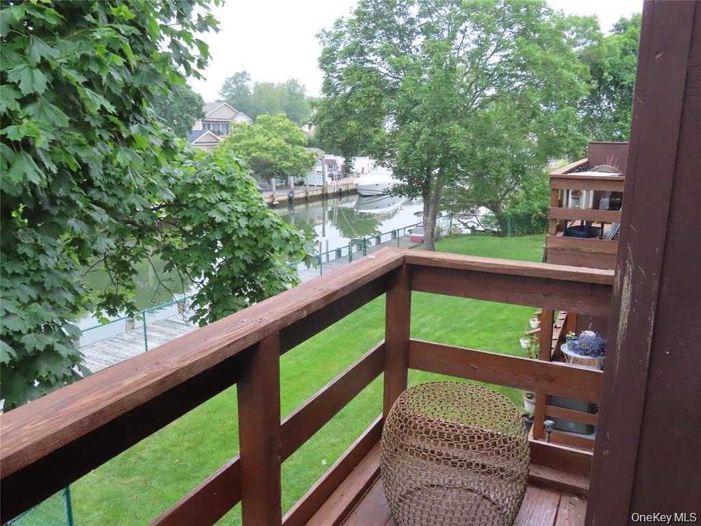 103 Mariners Way Copiague, NY 11726 - Photo 6 of 10
