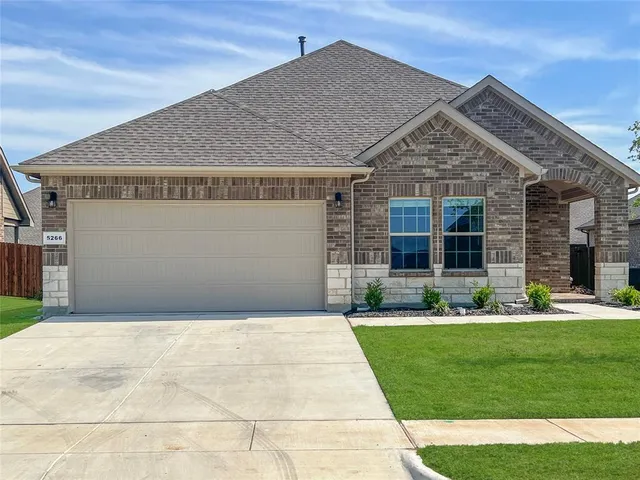 $379,000 | 5266 Meadow Lane, Krum, TX 76249