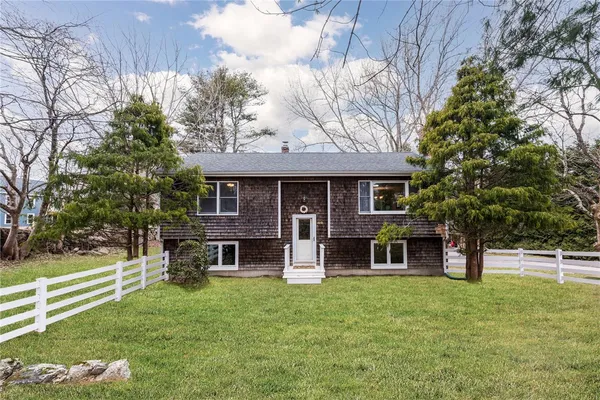 $549,000 | 40 Northup Street, South Kingstown, RI 02879