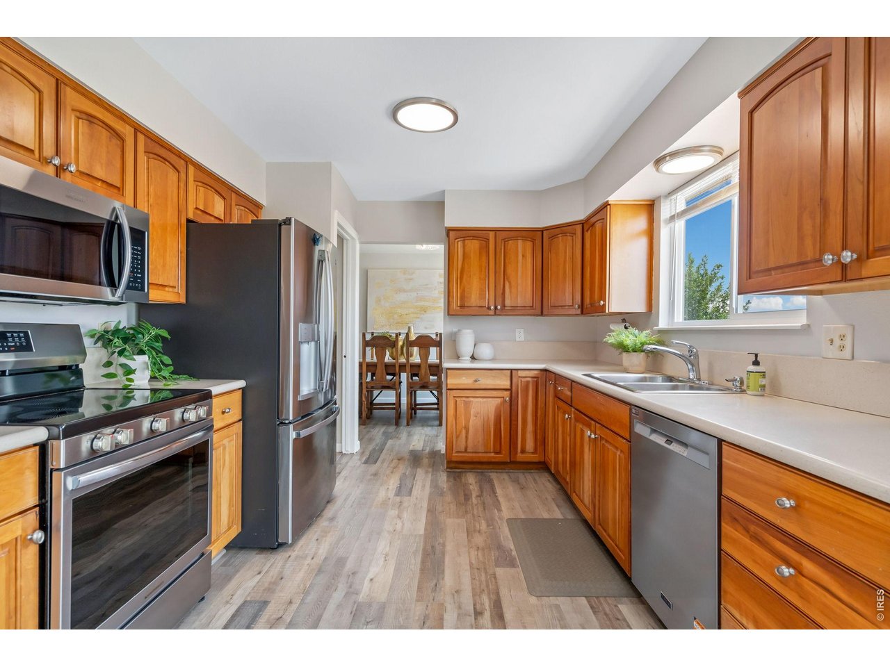 4701 Meining Road Berthoud, CO 80513 - Photo 9 of 31 Large kitchen with stainless steel appliances