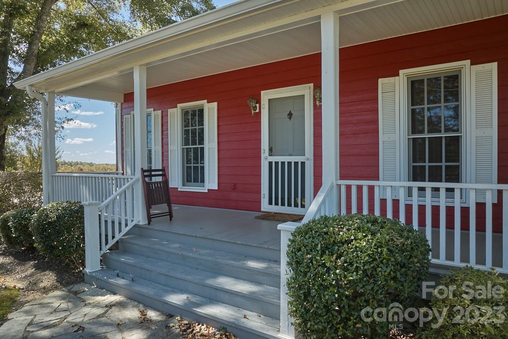 1636 Little Mountain Road Columbus, NC 28722 - Photo 9 of 40 Gallery Image 9