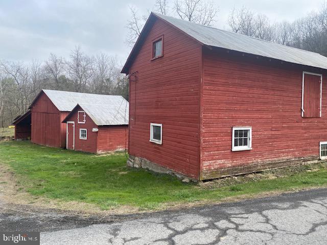 446 Pyle Road Thompsontown, PA 17094 - Photo 9 of 32 Gallery Image 9
