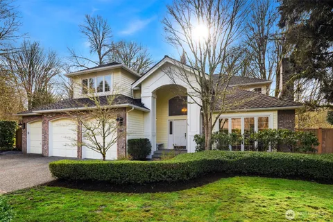 $2,190,000 | 6731 153rd Place Southeast, Bellevue, WA 98006