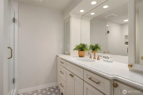 $2,190,000 | 6731 153rd Place Southeast, Bellevue, WA 98006