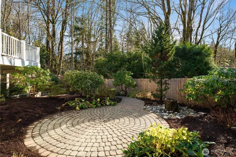 $2,190,000 | 6731 153rd Place Southeast, Bellevue, WA 98006