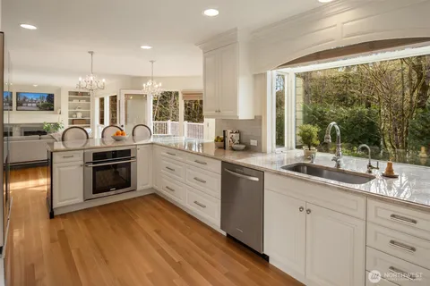 $2,190,000 | 6731 153rd Place Southeast, Bellevue, WA 98006