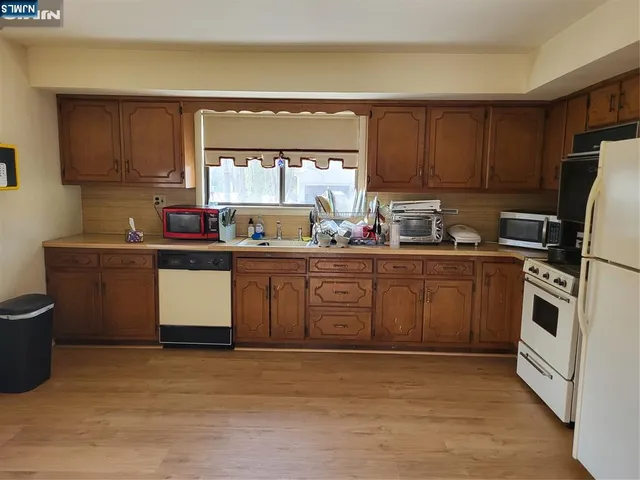 $795,000 | 139 Webster Drive, Wayne, NJ 07470