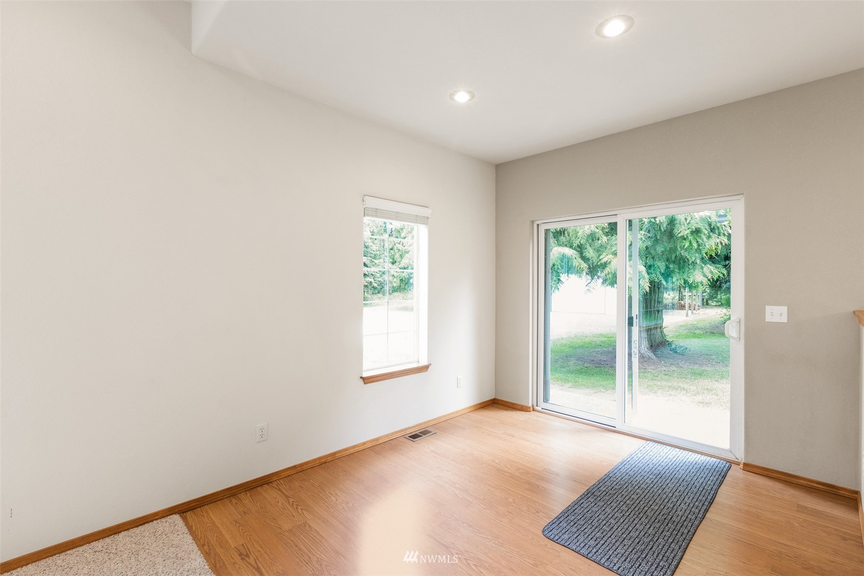 257 Riverside Road Sequim, WA 98382 - Photo 14 of 40 an empty room with windows