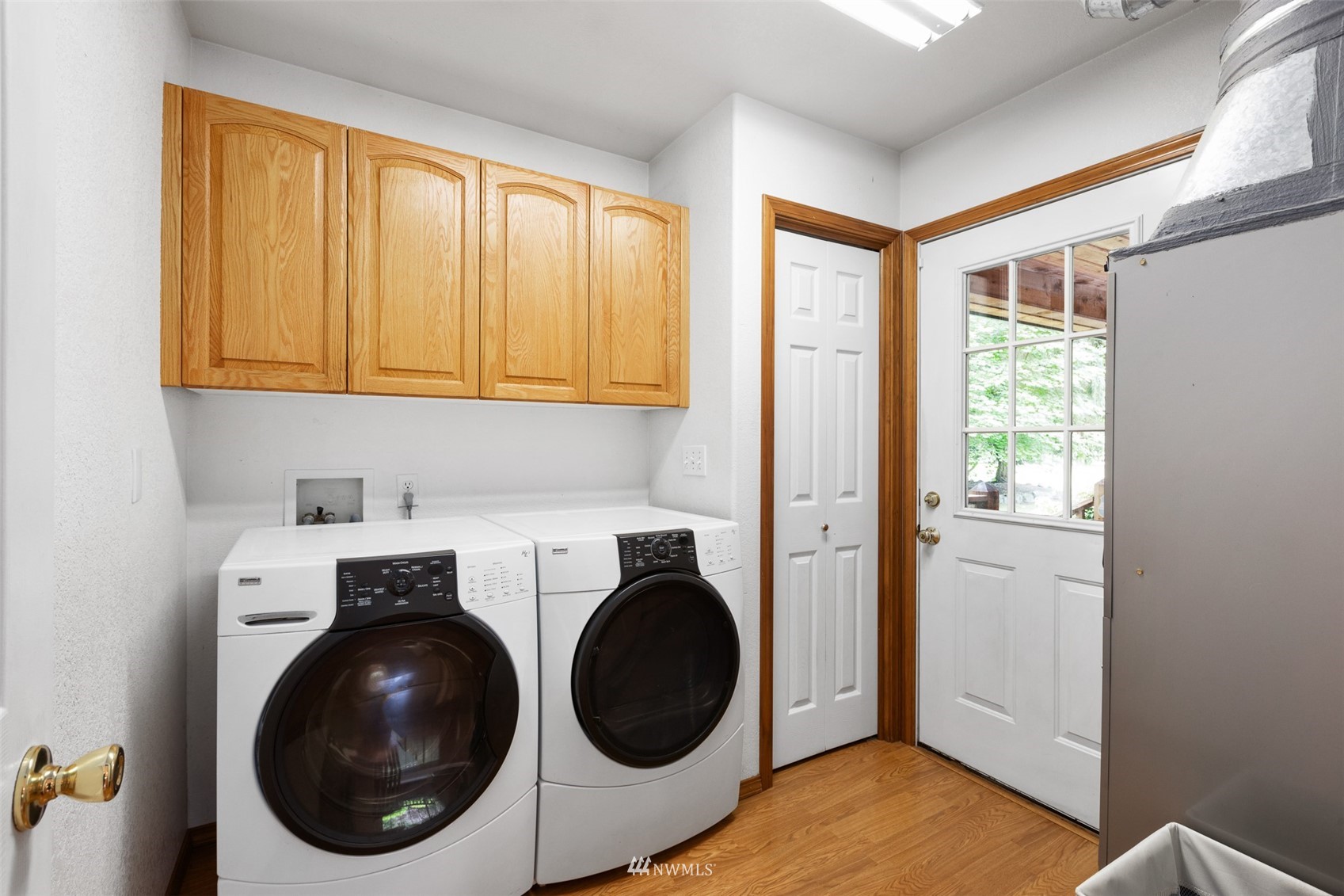 257 Riverside Road Sequim, WA 98382 - Photo 29 of 40 a utility room with sink dryer and washer