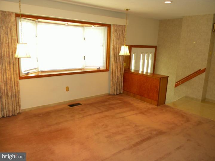 3218 Atmore Road Philadelphia, PA 19154 - Photo 2 of 24