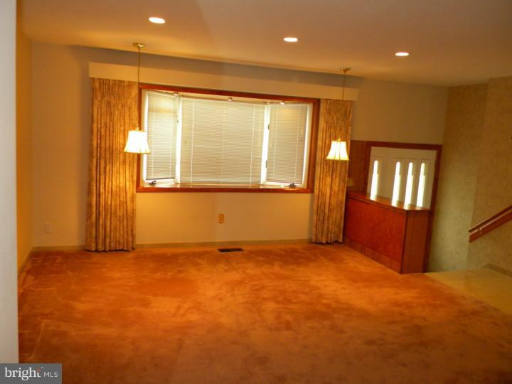 3218 Atmore Road Philadelphia, PA 19154 - Photo 4 of 24