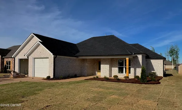 $311,900 | 53 Grande Pnes Cove, Jackson, TN 38305