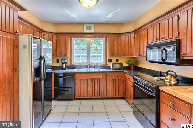 2829 Fairview Road Camp Hill, PA 17011 - Photo 9 of 25 Gallery Image 9