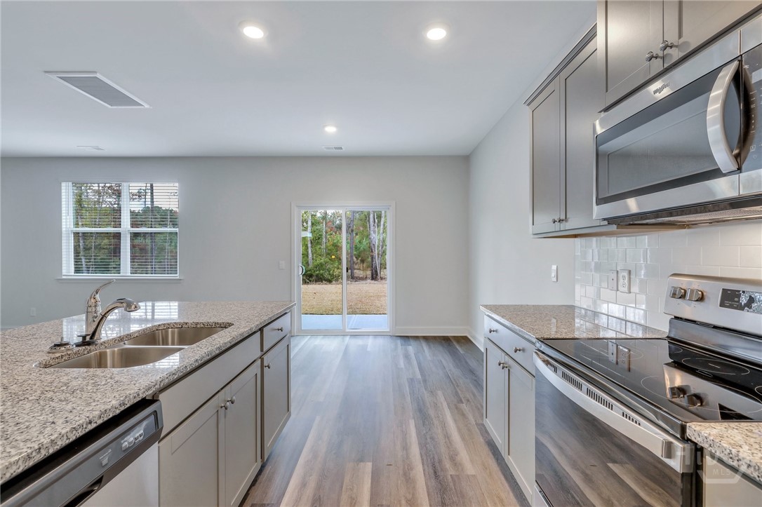 240 Logging Hill Drive Richmond Hill, GA 31324 - Photo 8 of 36