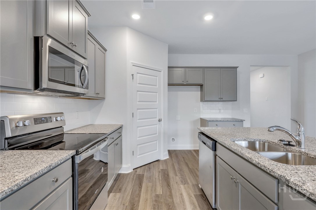 240 Logging Hill Drive Richmond Hill, GA 31324 - Photo 10 of 36