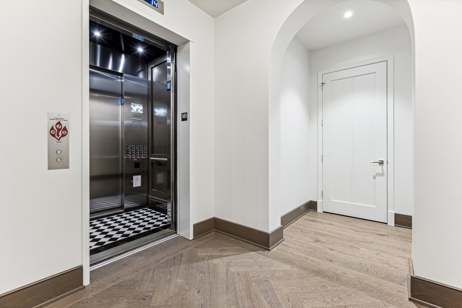 21 North May Street, Unit 1402 Chicago, IL 60607 - Photo 5 of 49 a view of a hallway