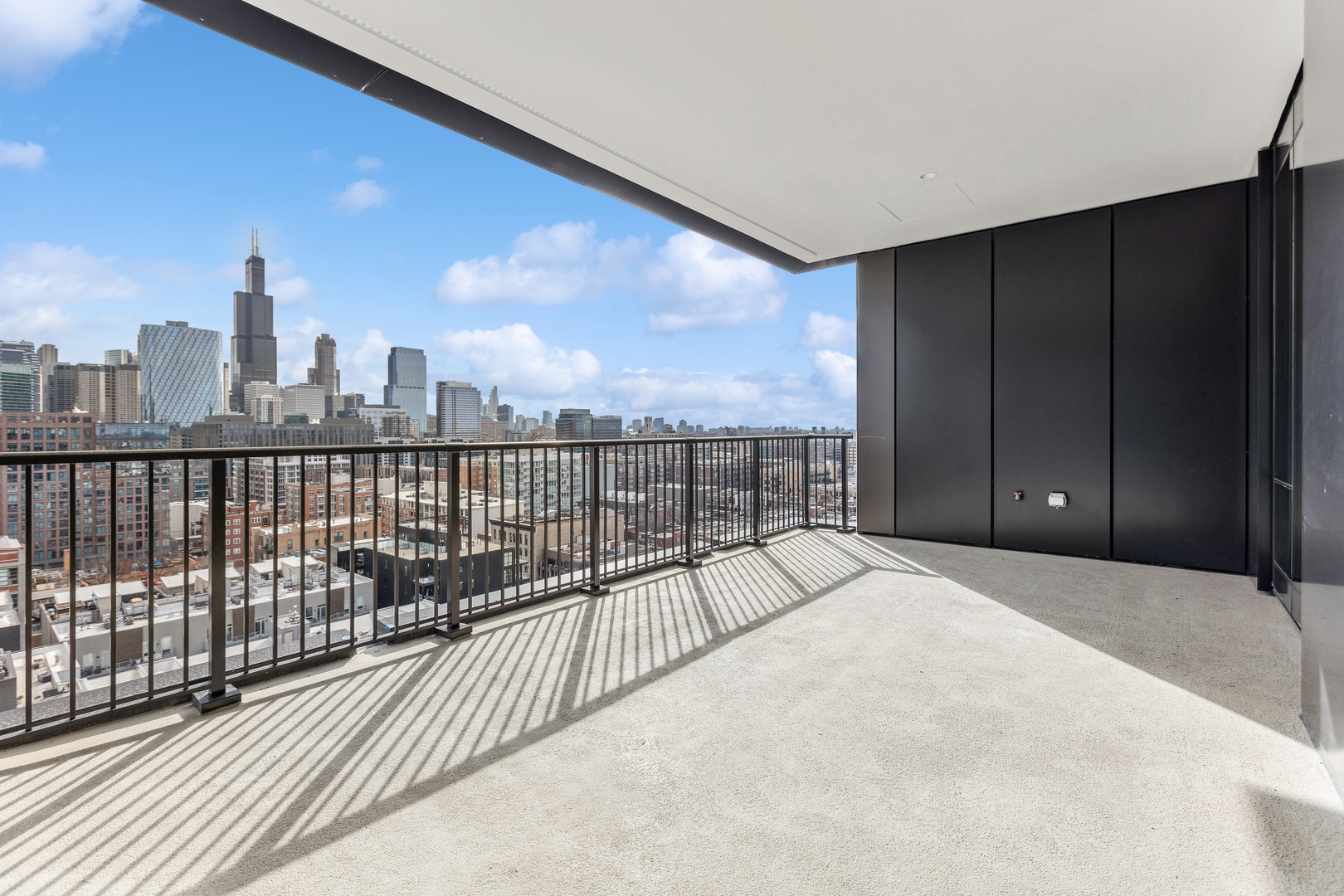 21 North May Street, Unit 1402 Chicago, IL 60607 - Photo 9 of 49 a view of balcony with city view