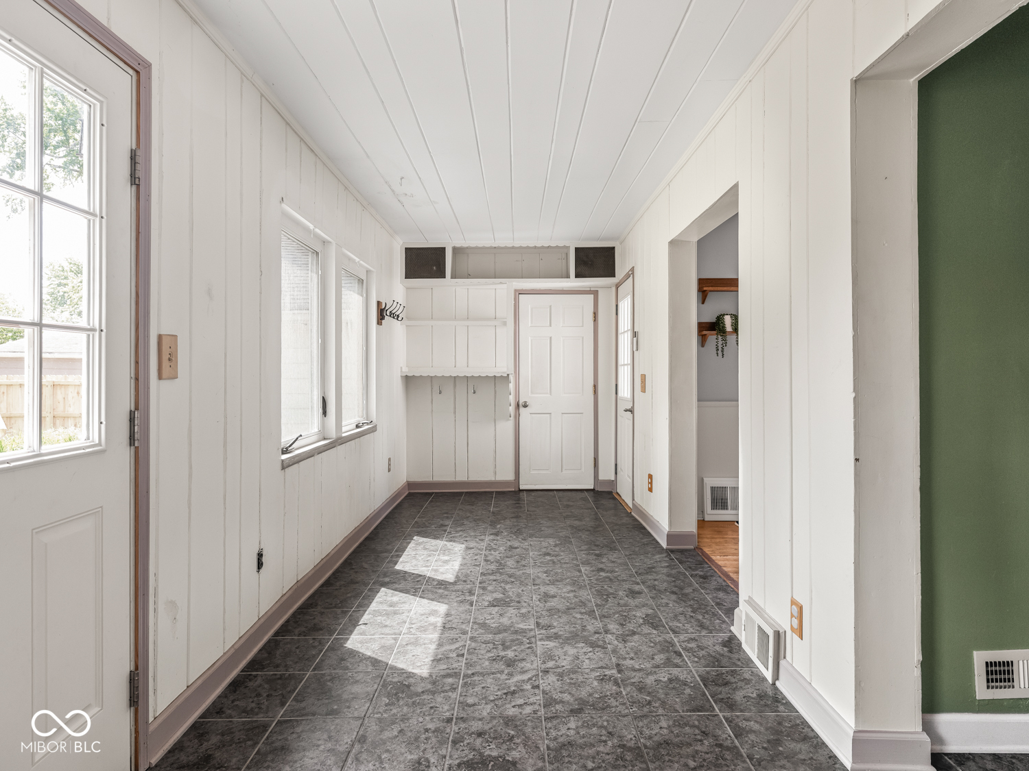 209 Burbank Road Indianapolis, IN 46219 - Photo 24 of 50 Gallery Image 24