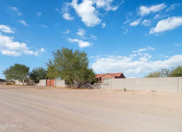 $1,950 | 1511 South 377th Avenue, Tonopah, AZ 85354