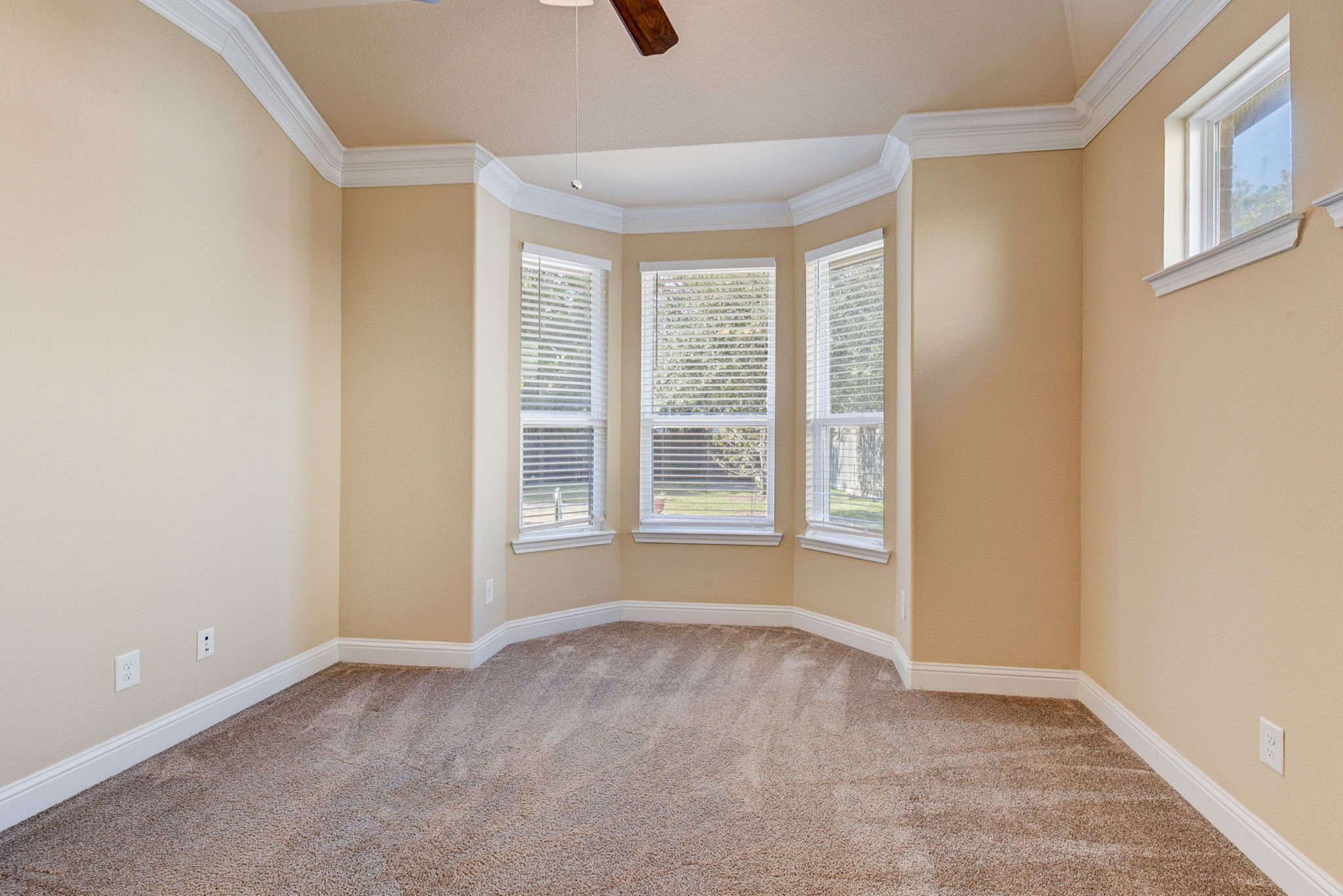 39 South Pinto Point Circle Spring, TX 77389 - Photo 20 of 48 a view of an empty room with a window