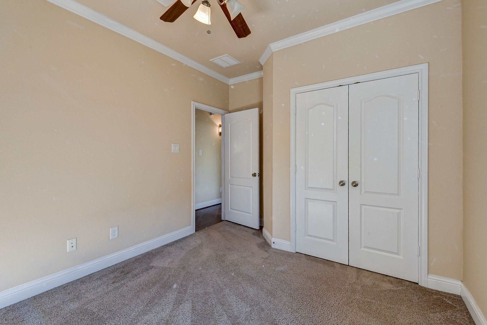 39 South Pinto Point Circle Spring, TX 77389 - Photo 33 of 48 a view of an empty room and chandelier fan