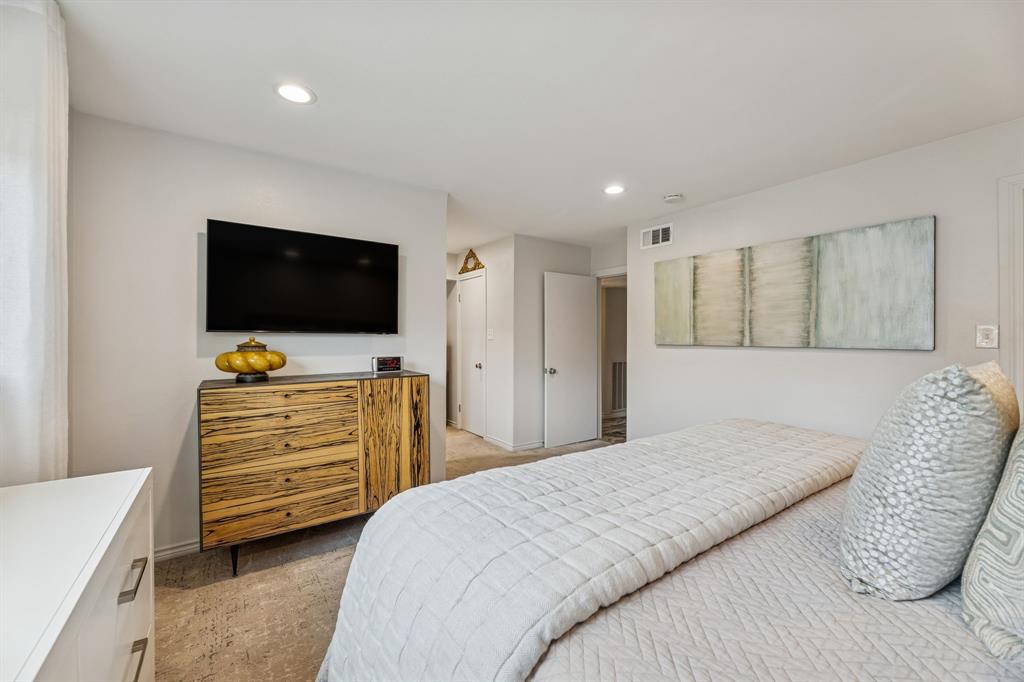 6033 Sandhurst Lane, Unit A Dallas, TX 75206 - Photo 28 of 34