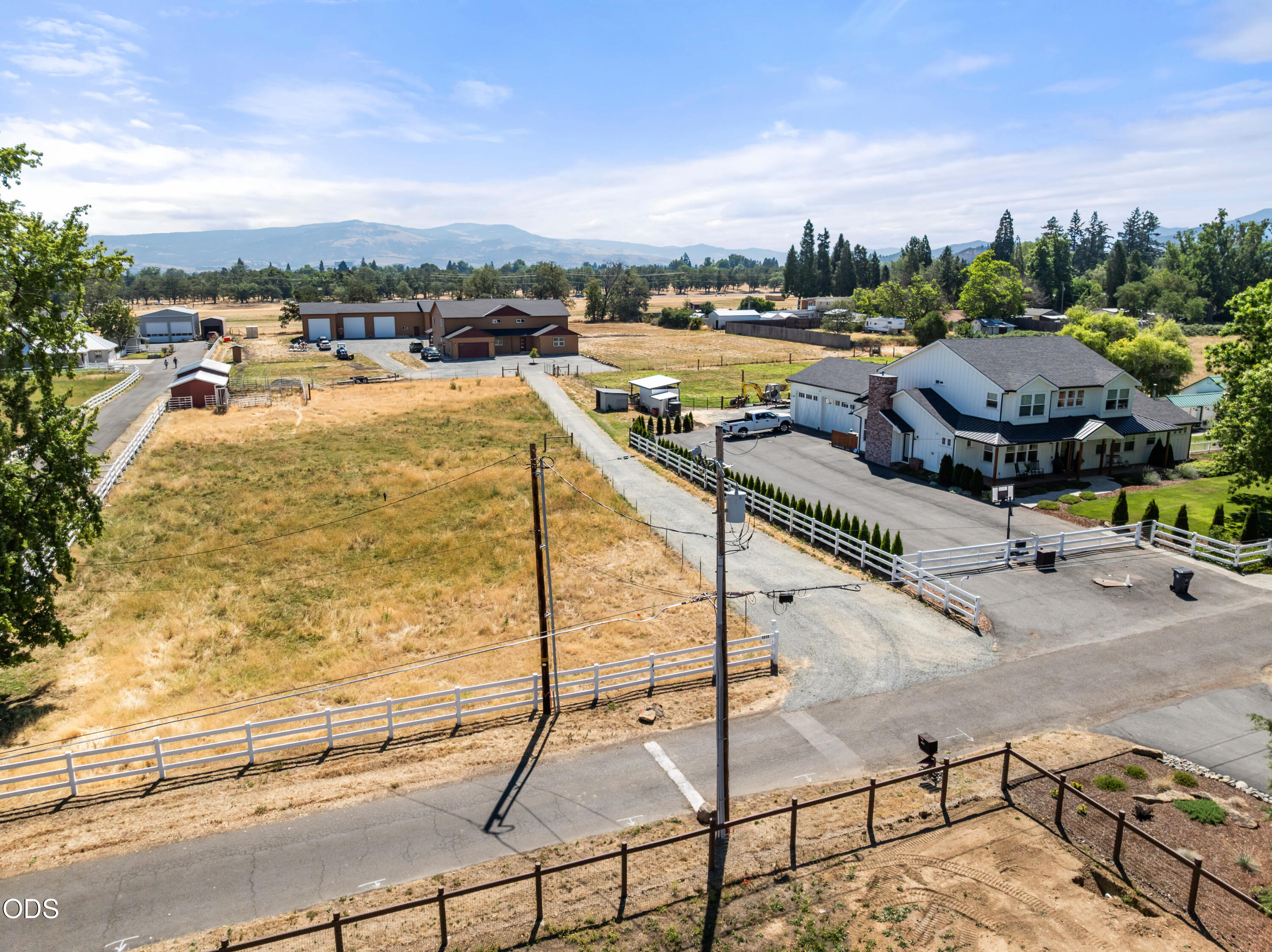 1213 Casino Road Medford, OR 97501 - Photo 64 of 77