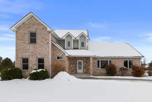 $749,900 | 145 Victoria Circle, Union Grove, WI 53182
