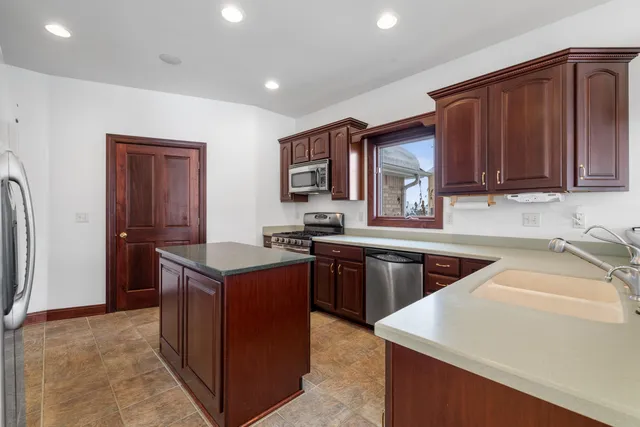 $749,900 | 145 Victoria Circle, Union Grove, WI 53182