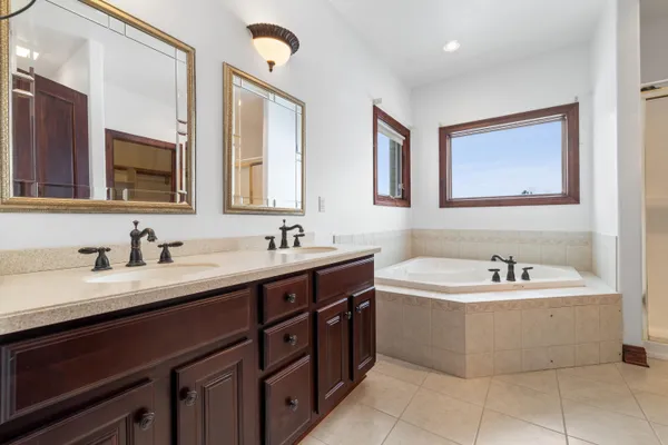 $749,900 | 145 Victoria Circle, Union Grove, WI 53182